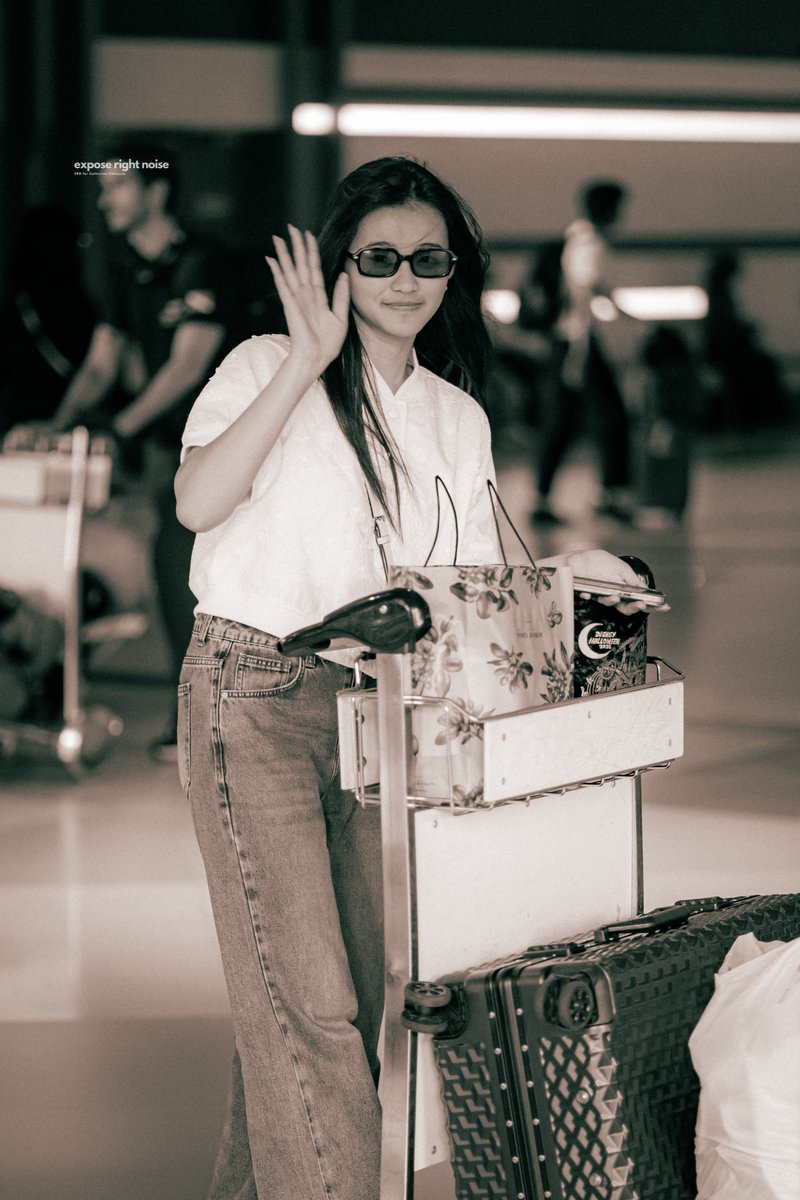 ERN0821's tweet photo. 260929 – CGK 🛬

welcome home; おかえり！⋆.𐙚 ̊

#Erine #エリン #JKT48 #JKT48AirportFashion https://t.co/Q5aaa33dd3