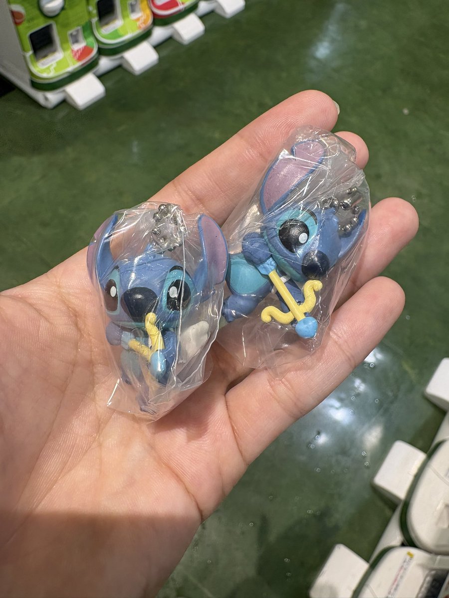 ko_ot0712's tweet photo. 【交換】ディズニー ディズニーキャラクター エンジェルスイング ガチャガチャ

【譲】スティッチ×2

【求】チップ

柏駅または郵送での交換

お心当たりある方ご連絡お願いいたします https://t.co/kl4Xdf8TIx