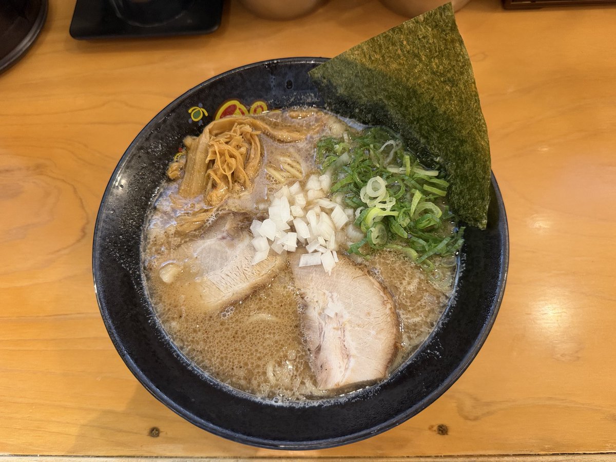 acordionmark's tweet photo. 魚介醤油らーめん🍜 https://t.co/nbFk3X4OJe