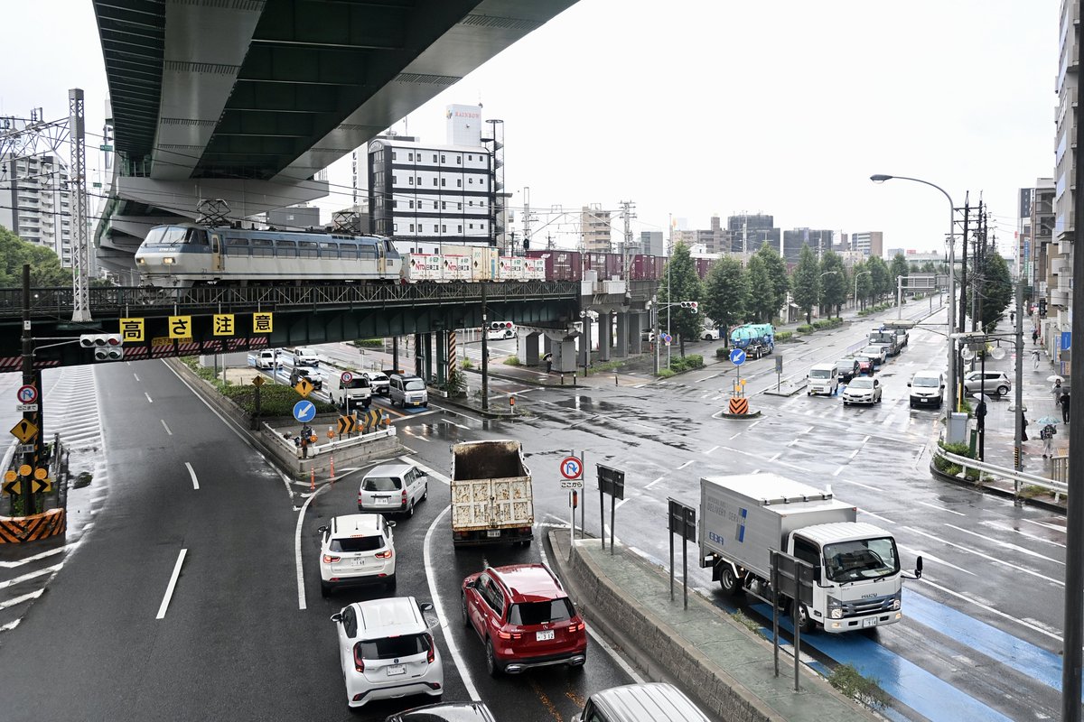 mina01045's tweet photo. 2026.9.29.
1653レ
EF66-125+コキ12B
鶴舞駅

名古屋市内を駆け抜ける🦈
本日は、釜次位に日東コンテナが4個積載し、より多治見貨物らしい被写体に。 https://t.co/3vXQ1mmtzW