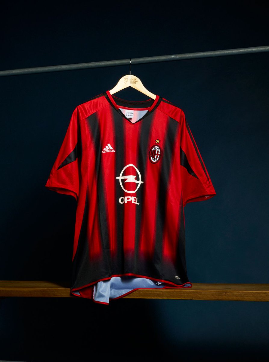 classicshirts's tweet photo. AC Milan 2004 Home by adidas | Kaka 🇧🇷 

Hitting the site on Friday at 14:00 (UK Time) in a size XL. https://t.co/WAOjAXwk6i