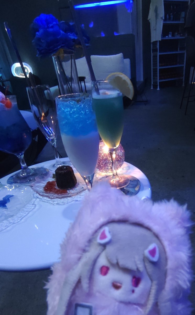 apposeizin's tweet photo. 動画アップしました🍎
水色界隈の方にオススメ!クラゲのいるカフェ&バー🪼🩵 #カフェ #水色界隈 #推し活 #tayuta
https://t.co/XeGPTA6xwM https://t.co/rvWecVOvec