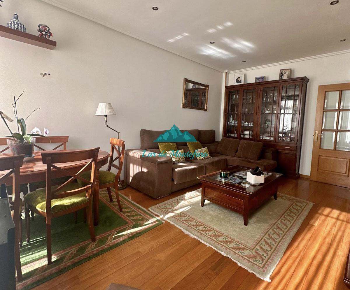 lardemontefaro's tweet photo. Oportunidad única en el corazón de Ferrol.
Espectacular duplex de 125m2 con dos plazas de garaje que suman 30m2.
La distribución de la vivienda es la siguiente: 
La planta principal (88m2) constaría de ...  https://t.co/z8JUAx4e7N https://t.co/Kd6uj2qONf