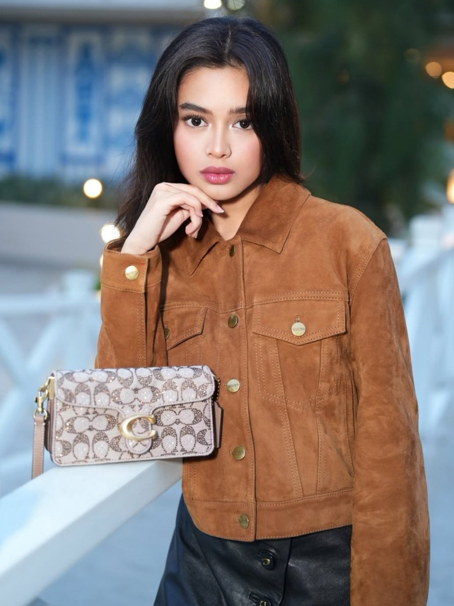 sealoftly's tweet photo. AQEELA × COACH SO GORGEOUS 🤩🤩🤩 https://t.co/qj6d6em6Uf