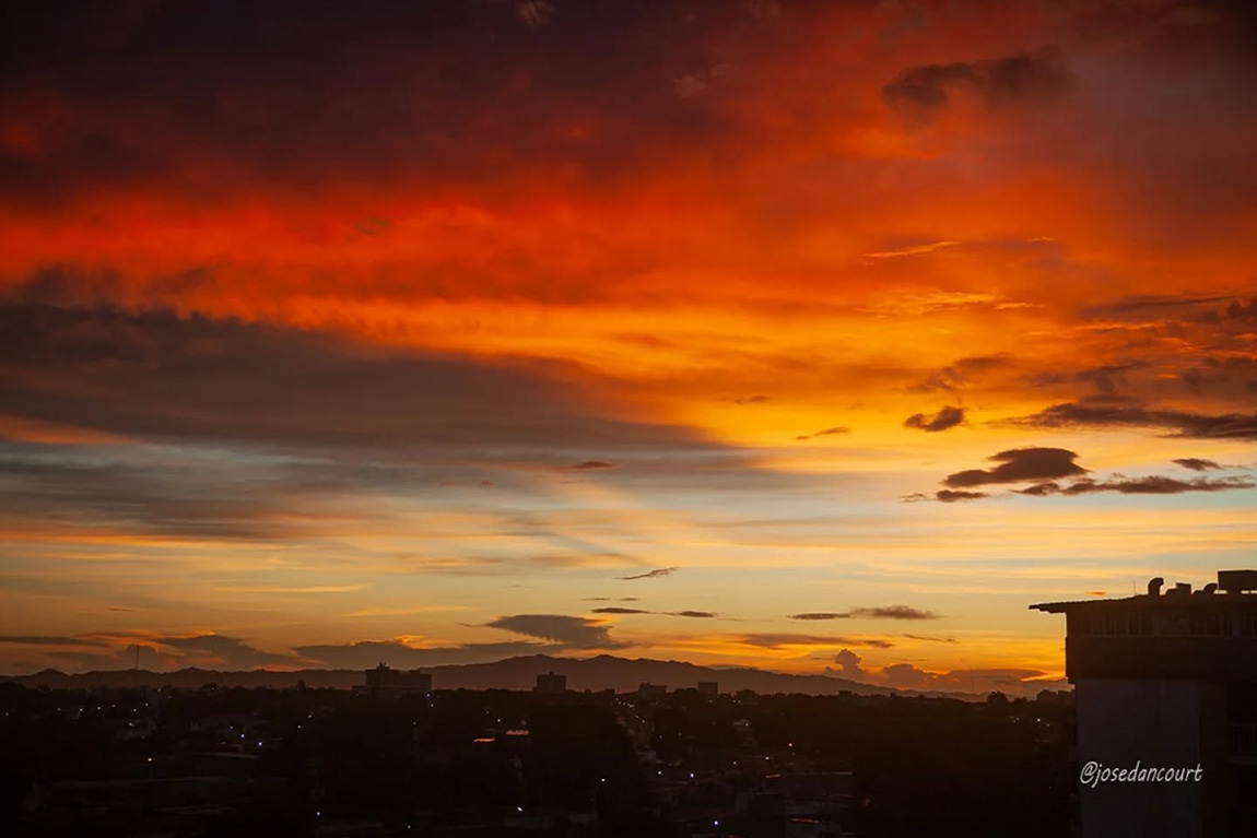 josedancourt's tweet photo. Durante la aurora se encienden las nubes con los colores que anuncian un nuevo amanecer.
#Sunrise #Sun #Color #Cumana #relax
#CursoFotografiaTwitter
Gratuito
Autoestudio
Acceso en post fijado en mi perfil X https://t.co/hVfAVbBM0J