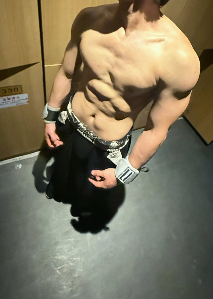 wangyang1027's tweet photo. #男大 #薄肌 #健身 新手 https://t.co/9p0k3dYMJj