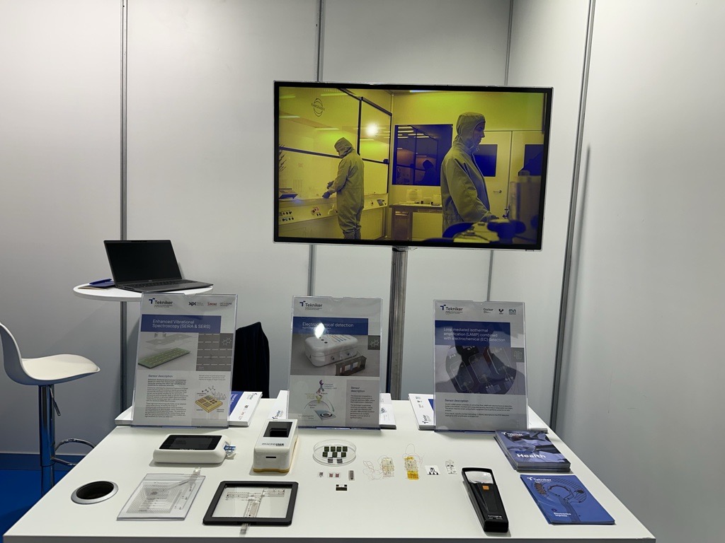 TeknikerOficial's tweet photo. 🔝 ¡Ya estamos en @BIOSPAIN_AseBio 2026! Durante estos días presentamos nuestras capacidades y soluciones tecnológicas para #Salud: diagnóstico in vitro inteligente, biosensores y dispositivos portátiles y conectados. ¡Te esperamos en el stand 66! #BIOSPAIN2026 #Biotecnología https://t.co/ulhqmemgCy