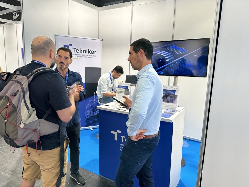 TeknikerOficial's tweet photo. 🔝 ¡Ya estamos en @BIOSPAIN_AseBio 2026! Durante estos días presentamos nuestras capacidades y soluciones tecnológicas para #Salud: diagnóstico in vitro inteligente, biosensores y dispositivos portátiles y conectados. ¡Te esperamos en el stand 66! #BIOSPAIN2026 #Biotecnología https://t.co/ulhqmemgCy