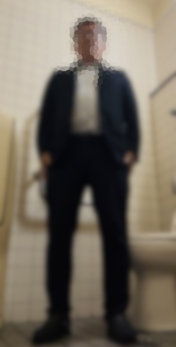 ChAhti0's tweet photo. 【拡散希望】仕事帰り真面目スーツリーマンを気取って人間のふりをしている姿と、

⇄公衆便器様に土下座で舐め奉仕を懇願する最下層マゾ奴隷本来の姿です。

RP頂いた方に無修正送付します。公衆便器様を舐め掃除して人間終了してるところを見られて罵られたい愚かな雑魚マゾをどうか嘲笑って下さい。 https://t.co/ebWRLRqDho
