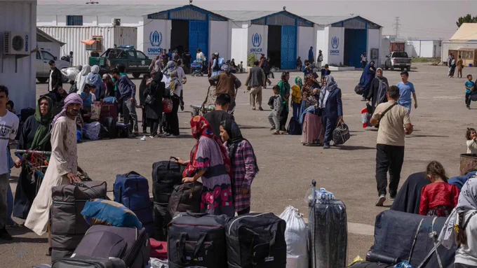 IOM Reports Disparity in Aid for Afghan Returnees From Pakistan and Iran