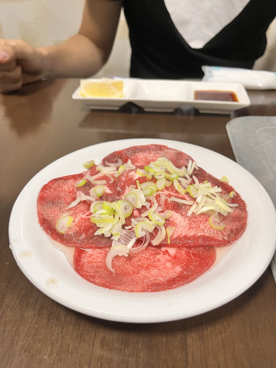 korenoaaaaaaaa's tweet photo. 仕事終わりに友と肉！！
ふっかるないすー！ https://t.co/tXu2DgSsfY