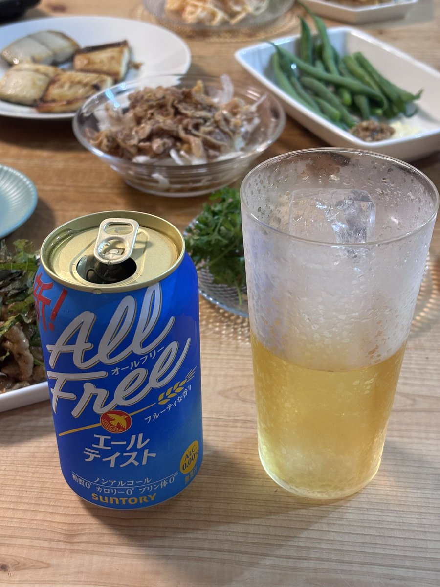 dokidokitomoki's tweet photo. ビールより焼酎のノンアルビール割りの方が好き。俺はそういう人間だ。

#オールフリー
#エールテイスト https://t.co/rS2bZFPFyZ