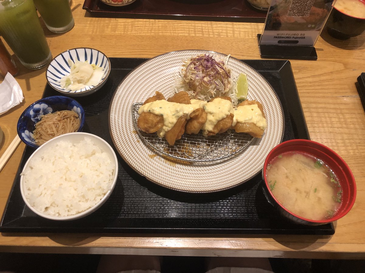 sensitiveknife2's tweet photo. 今日の夜ご飯..! https://t.co/hAFybKnXNt