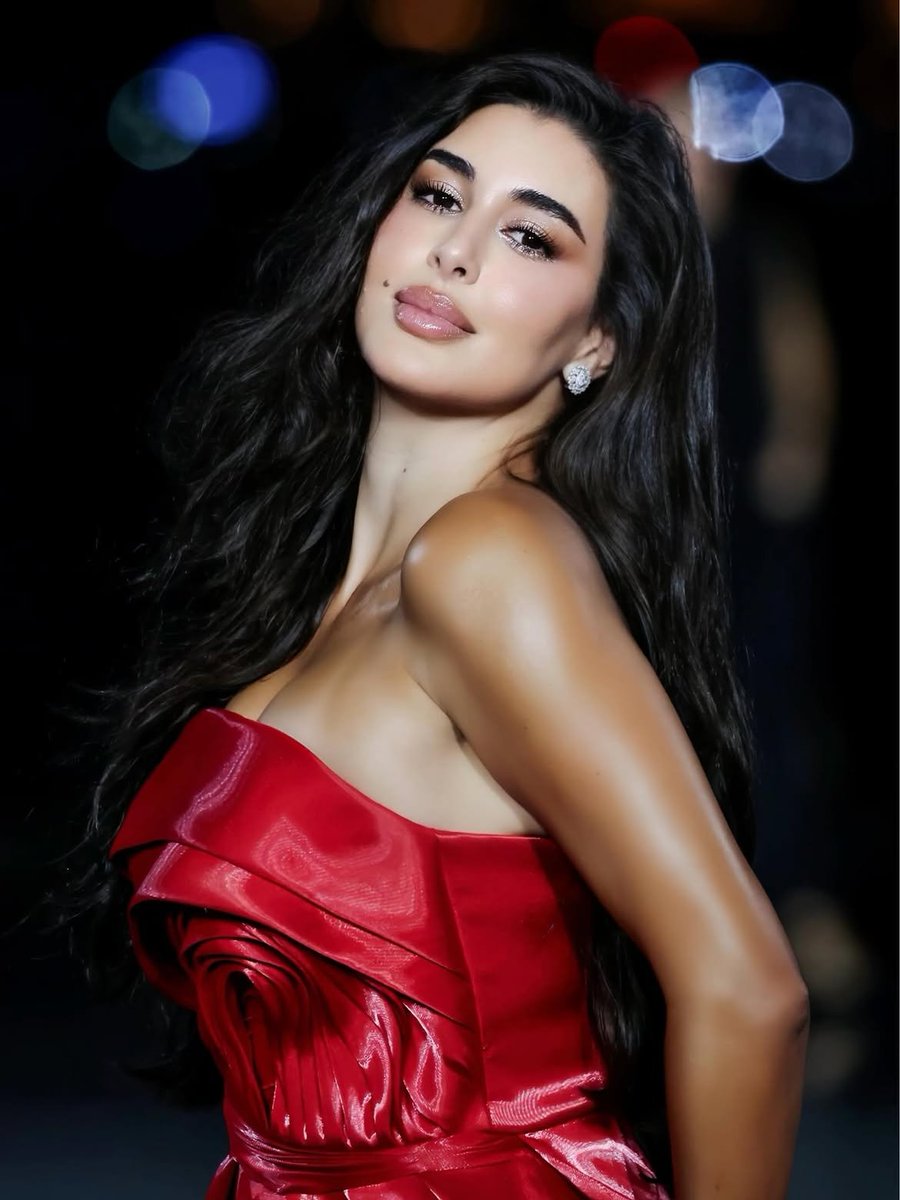 yasmineholic's tweet photo. How can someone be this gorgeous?
#yasminesabri https://t.co/mZS1BIK3Ep