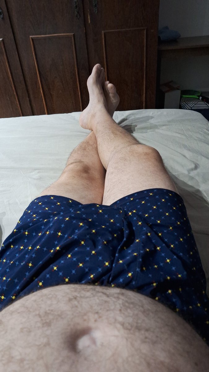 Mineirimpicag's tweet photo. Passei a ter uma coleção delas para uso caseiro...
É chegar do trabalho, banho e estou eu vestido com alguma... em casa, é minha vestimenta natural, quando vejo, até recebo visitas usando elas... https://t.co/xUZD67bMLG
