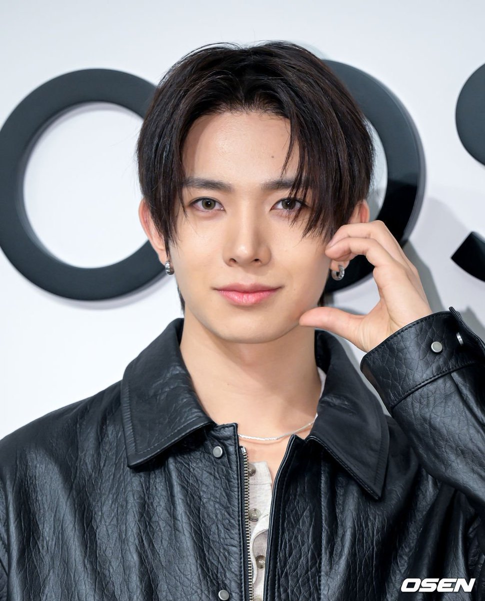 HeeseungGlobal's tweet photo. [📸] PHOTO | 260929

EVAN at COS AW26 Preview Photowall event. (1)

🔗 https://t.co/MQtXwfQft4
🔗 https://t.co/DE2jtbHOpp
🔗 https://t.co/kjohDSIV50
🔗 https://t.co/geYnU6WzuH
🔗 https://t.co/yywfOlK5dk
🔗 https://t.co/HlsB4WtVpf
🔗 https://t.co/PMF5lXIHst
🔗 https://t.co/o1Jq4QjhWj
🔗 https://t.co/02rU39yRzO
🔗 https://t.co/jUJQdjhsAC
🔗 https://t.co/EsRbq4ks5M
🔗 https://t.co/S2yHKWIlkU
🔗 https://t.co/jsxeNGjyK3
🔗 https://t.co/NlMrw3D2E9
🔗 https://t.co/qy8wrGAaOk
🔗 https://t.co/RpUAvYaLIE
🔗 https://t.co/jjZPRtoAer 
🔗 https://t.co/QfKGdpmApH
🔗 https://t.co/O3jQuqoVb6

EVERS TO DO LIST: 
✅ Create NAVER account or open your Naver Account.
✅ Search 에반 (EVAN) in the search bar then click the 뉴스 (News).
✅ Click all related news about EVAN.
✅ React, Share, and Recommend his articles ! 

EVAN WITH COS
#EVANxCOS #EVAN 
@h_evva_n @evan_officialJP