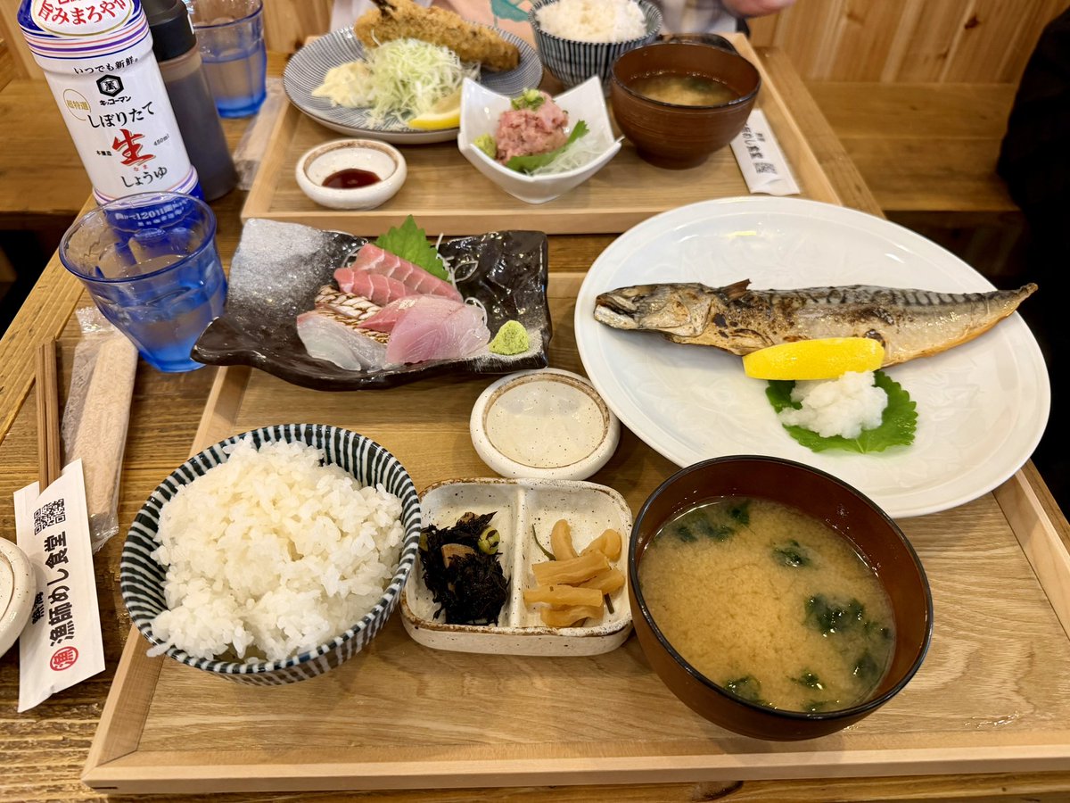 nanopoke48's tweet photo. オススメのタコ棒と
干物とお刺身定食🍚

お魚新鮮🐟タコ棒🐙も食���応えあって大満足😁ごちそうさまでした😋 https://t.co/gyRXv1xg18