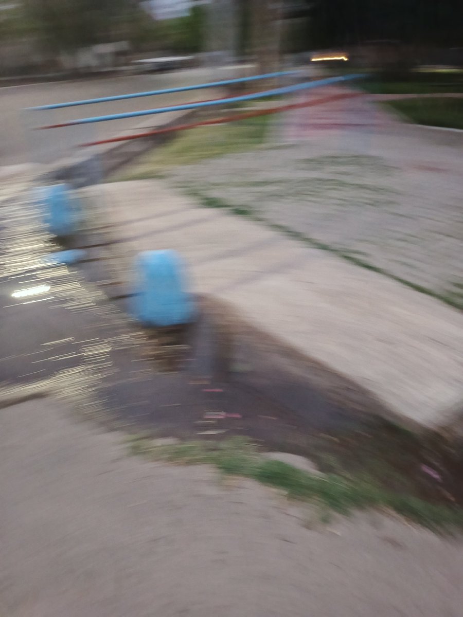 menduca610's tweet photo. @MaipuMunicipio  che hace un mes hay una rotura del "asfalto" frente a la plaza del barrio municipal, calle Irusta y Gutierrez dónde sale agua o desechos (no sabría decirte) cualquiera de las dos cosas es perjudicial. Saludos https://t.co/ASj0gMSQJo