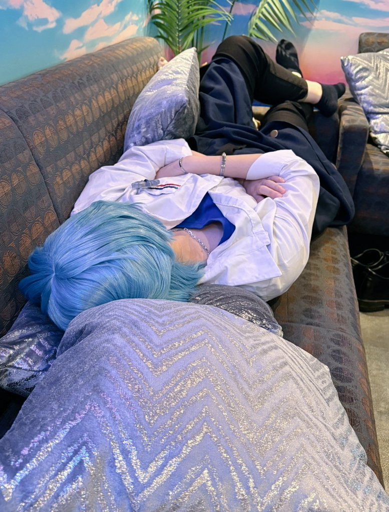sion_cos09's tweet photo. mhykコスで寝てるのいっぱいあった

寝るとき何かしらぎゅってしないと
落ち着かないんです👉👈

一枚目はガチの妹です

詳細はそれぞれALT書いてます https://t.co/KHQceTBRo6