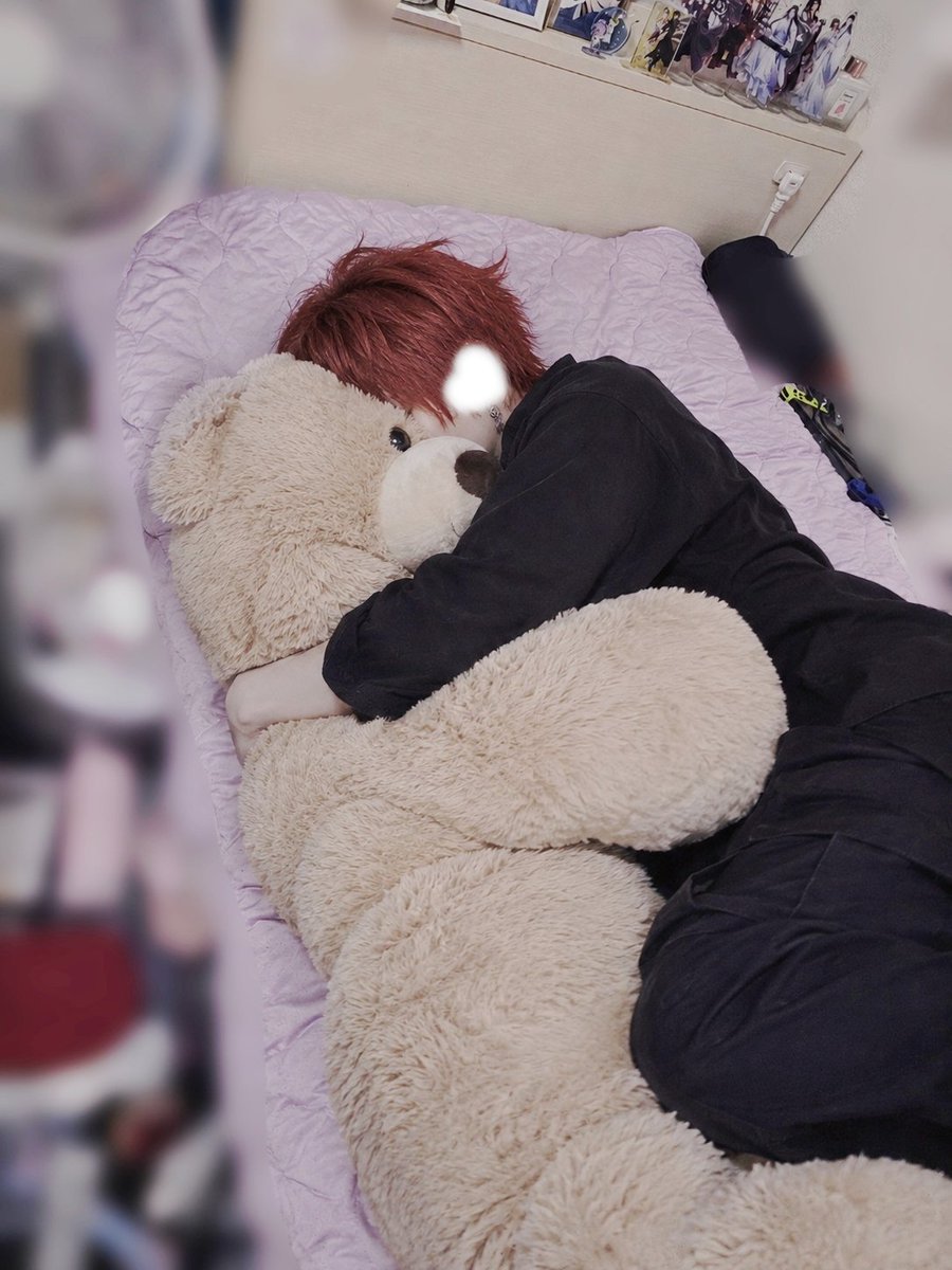sion_cos09's tweet photo. mhykコスで寝てるのいっぱいあった

寝るとき何かしらぎゅってしないと
落ち着かないんです👉👈

一枚目はガチの妹です

詳細はそれぞれALT書いてます https://t.co/KHQceTBRo6