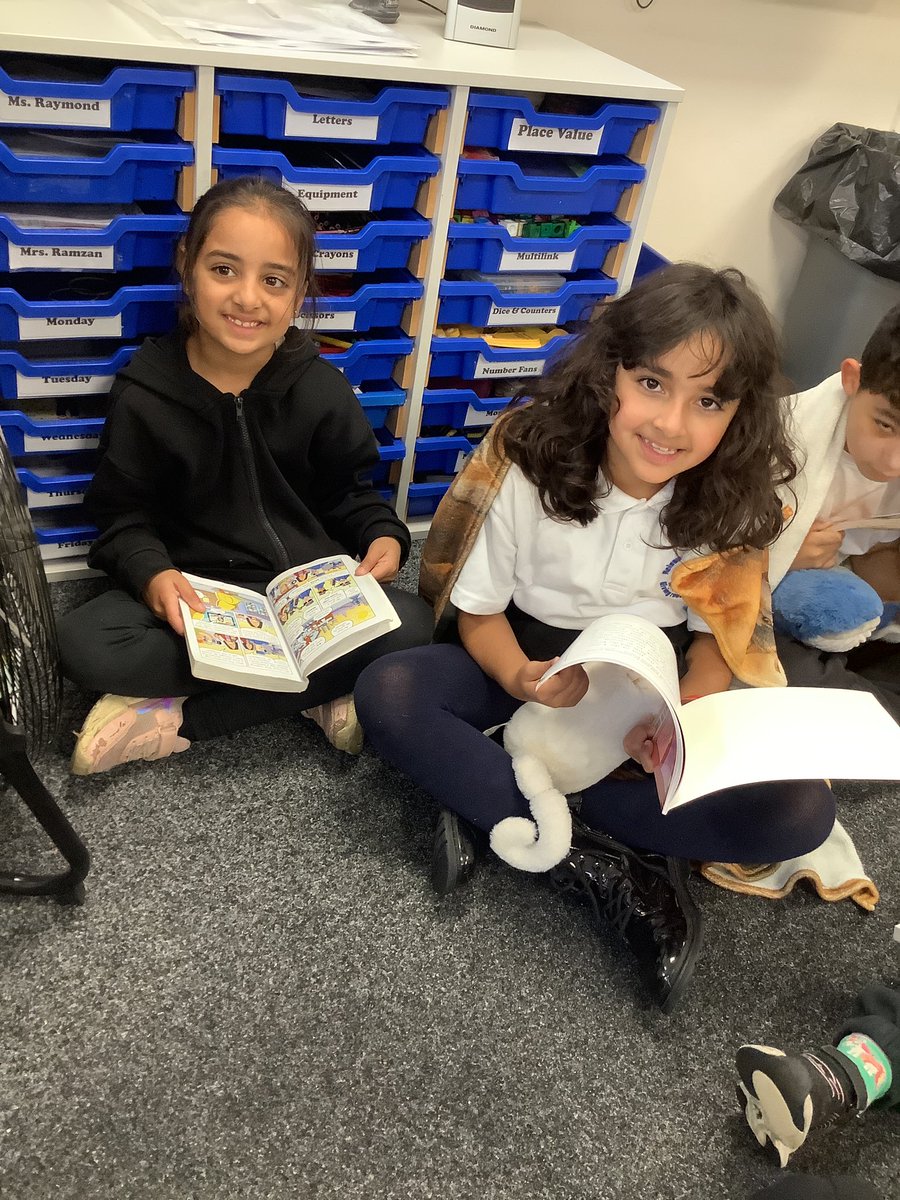 ReinwoodJuniors's tweet photo. 3R are enjoying reading with their teddies and blankets for DEAR week. #RJS3R #RJSDEAR #RJSReading https://t.co/4NI0l3uSXb