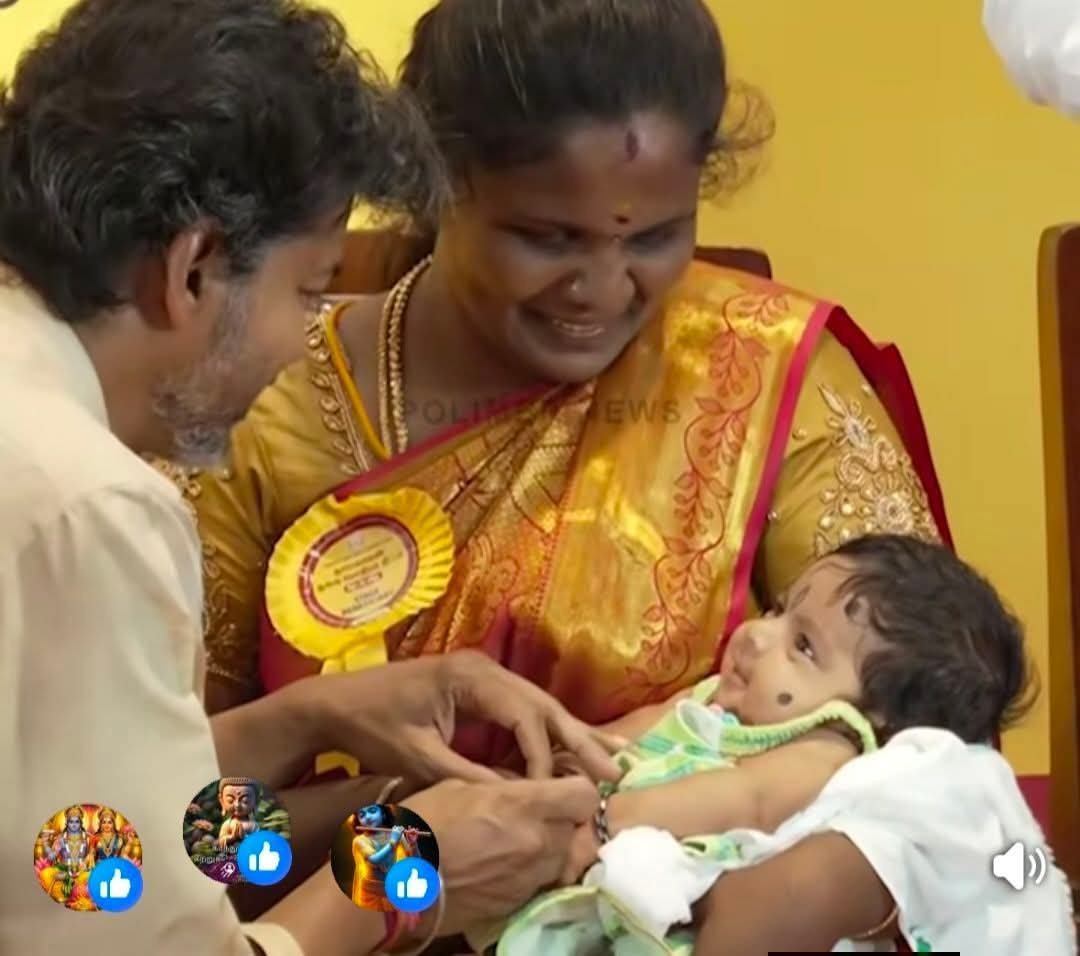 Aathiraj8586's tweet photo. அம்மாவுக்கு 40 வயசுக்கு மேல இருக்கும் போல  , போட்ருக்கும் நகைகளை பார்த்தால் இந்தம்மா அரசு மருத்துவமனையில் குழந்தை பெற்றிருக்க வாய்ப்பில்லை , குழந்தையாவது அந்தம்மாவுடையதாக இருக்குமா ? 
மக்கள் வரிப்பணமாச்சே ! https://t.co/EpvpqcxK5d
