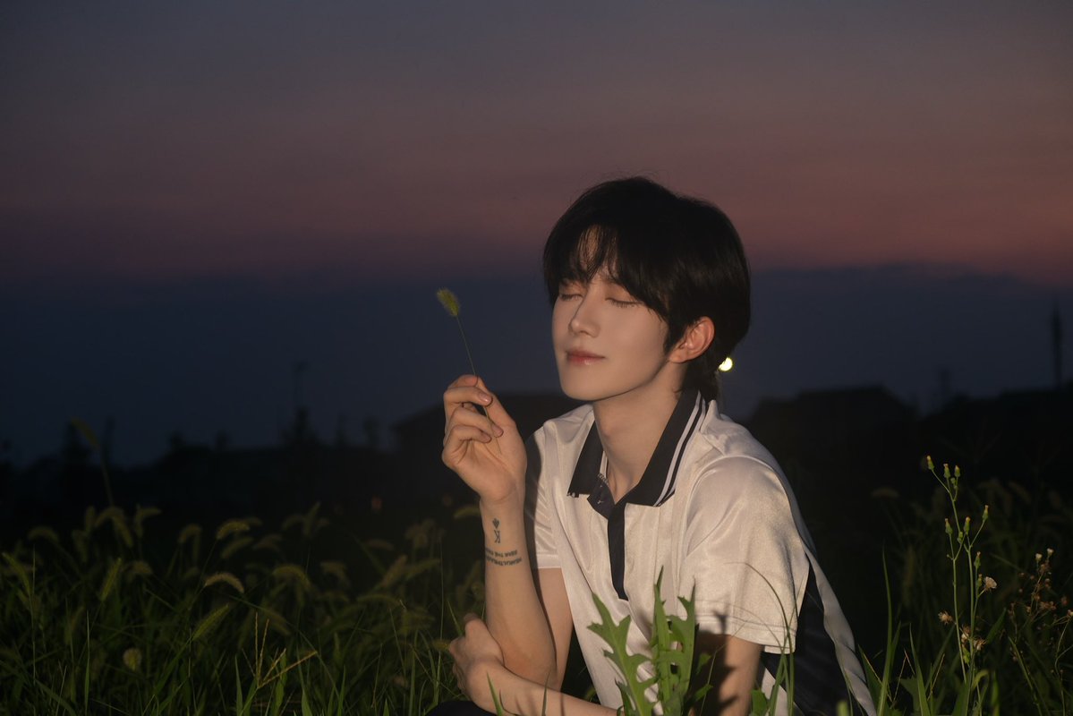 eliothuang_wx's tweet photo. 🌟[2026/09/28]RedNote Updates🌟

“🫶🏻👒🍃🌇 ”

🔗：https://t.co/veoyyAtrjm

#huangxing #eliothuang #黄星 https://t.co/DaMSAQsNmj