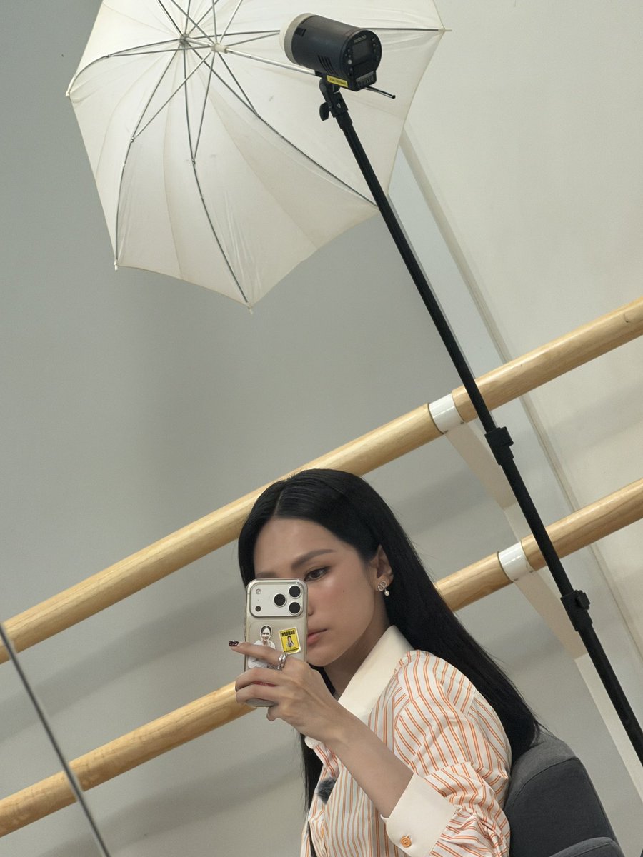 bintodes's tweet photo. Live สุดสัปดาห์ 🔥 อีกเดี๋ยวเจอกันนะจ๊ะ https://t.co/UfkilRWJNj