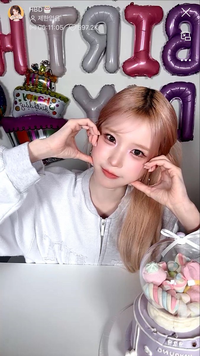 dkdknk61's tweet photo. 송하영 생일추카해 💗🐹🫳🏻🫳🏻 https://t.co/kCkBpXyXWG