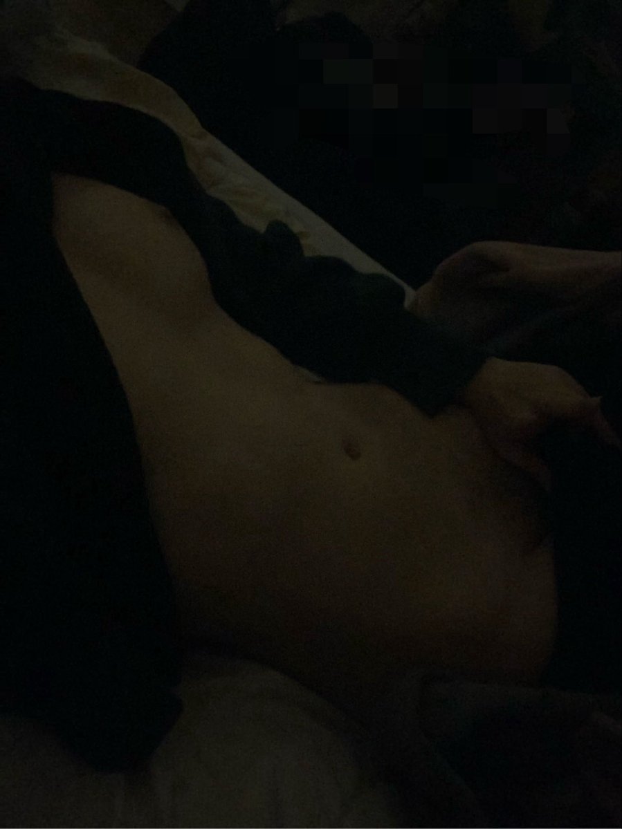 2sundial2's tweet photo. do NOT follow me if you like big tits… i don’t have them.
anyways body reveal cuz waaaa people!! https://t.co/KXWZTenmsj