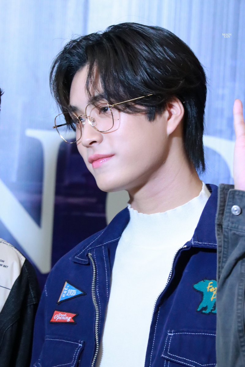 awbyou's tweet photo. เจมีไนน์, please bring back the mullet !!! 
We miss THAT hair so much!!! https://t.co/wCIJ7KBK1N