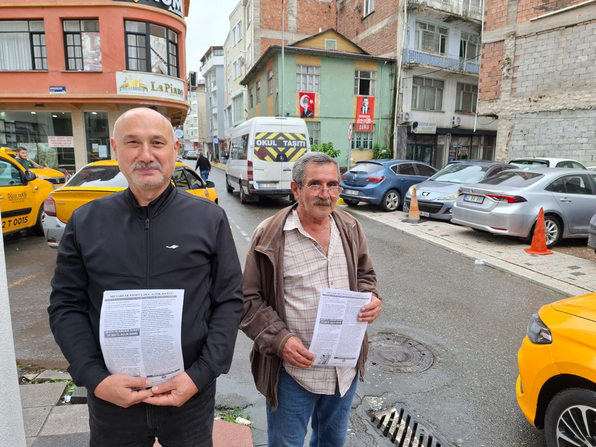 kuzeyteve's tweet photo. Emek Partisi’nden yolsuzluk ve yoksulluk tepkisi: “Soyan soyana sistem devam ediyor” https://t.co/zjkub5oirp #bildiri #dağıttı #emep #fon #ordu #tepki #vurgunu #Poltika https://t.co/wwrOwnNwKO