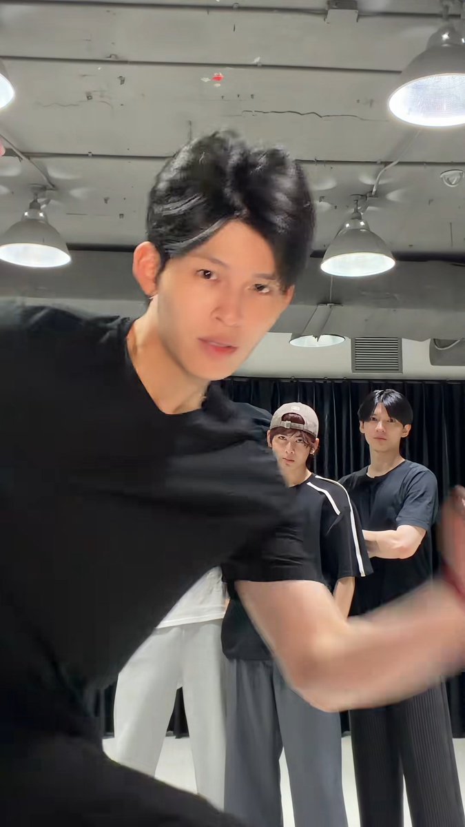 imyourhikun's tweet photo. ท่าวิ่งที่ทุกคนขอ https://t.co/9DaOH1SEP8