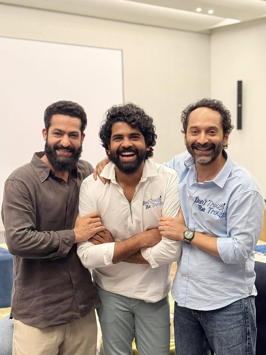 PopperstopTel's tweet photo. The Trouble squad meets the Man of Masses 😎

Tonight, the atmosphere is going to be charged with MASS EUPHORIA and MASSIVE celebration 🧨🧨

For Brand Partnerships &amp; Collaborations 🤝
📞 76739 37781

#DontTroubleTheTrouble #DTTTonOct2nd #NTR #FahadhFaasil #popperstoptelugu https://t.co/HpYBDthbFp
