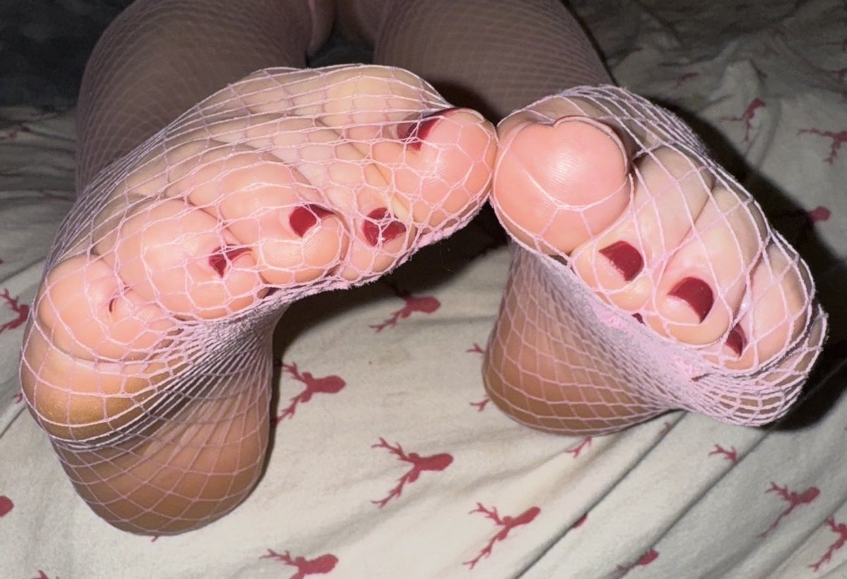 SD_SOLES_'s tweet photo. Goodmorning 🥰💕 #feet #footfetish #toes #fisnets https://t.co/2OsO6z0NB1