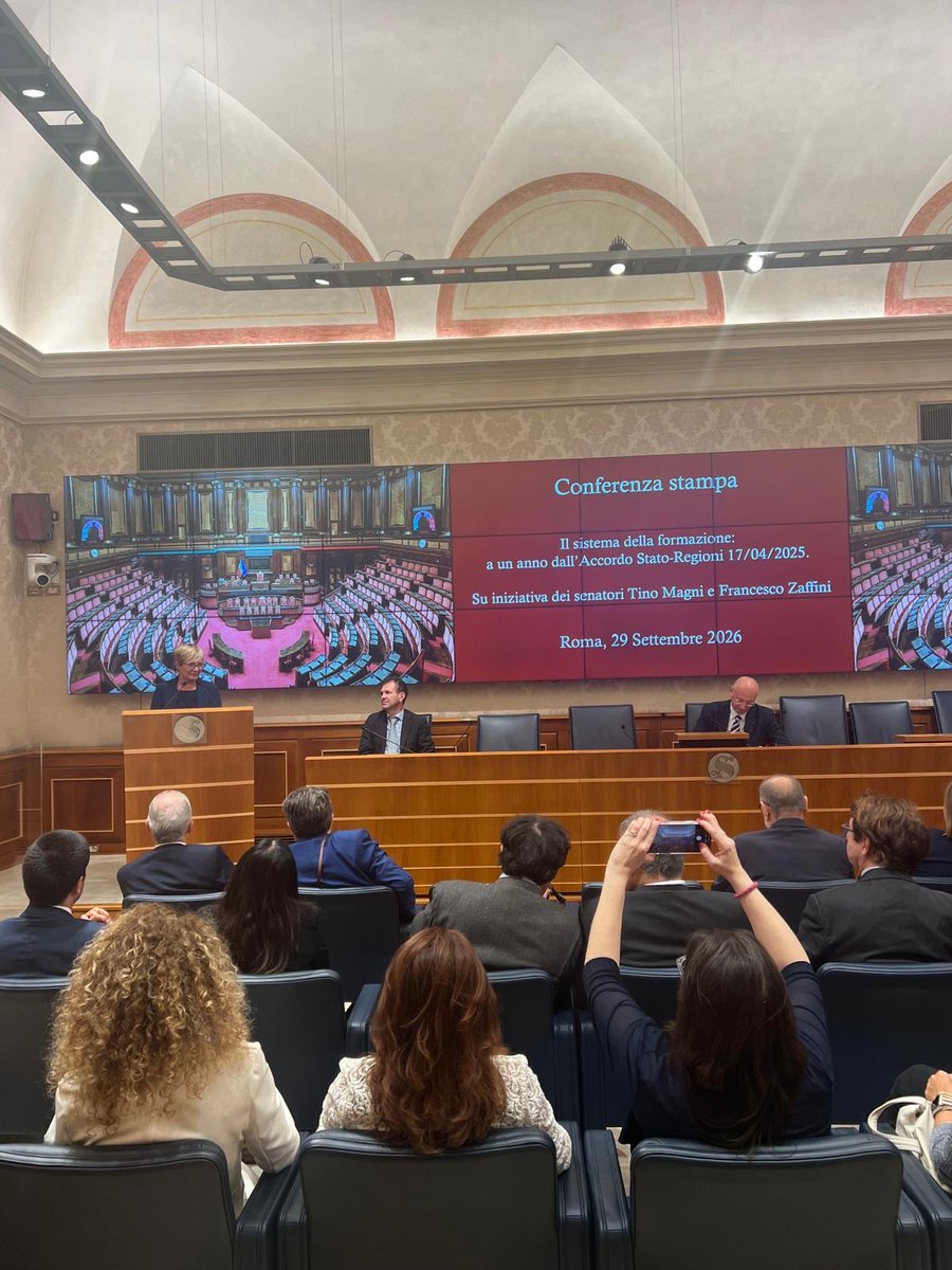 FurlanAnnamaria's tweet photo. La sicurezza sul lavoro non è un costo, è un investimento. Servono più formazione, più ispettori, stop ai subappalti a cascata e contrasto ai contratti pirata. E una vera cultura della prevenzione deve iniziare già sui banchi di scuola. #SicurezzaSulLavoro https://t.co/hY5NwfBhDh