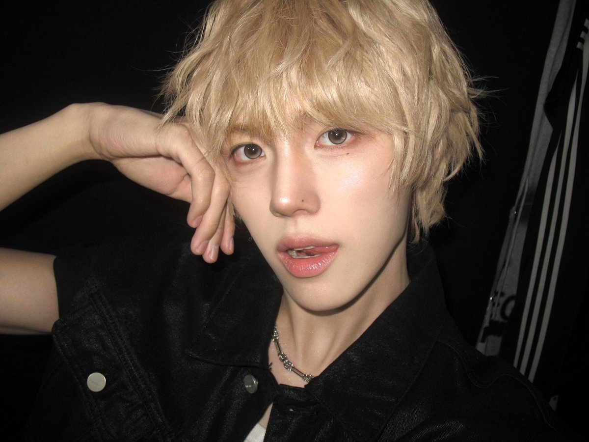 ahncutemin's tweet photo. 260929 성민 샤오홍슈

明天下午6点 🌀LOUDER🌀 一定要听哦！
#回归预告 #新专辑预告 #生活碎片 #每天都有值得记录的瞬间 #安性珉 #少年感 #香草味美少年安性珉 https://t.co/A2mwhpq2e2