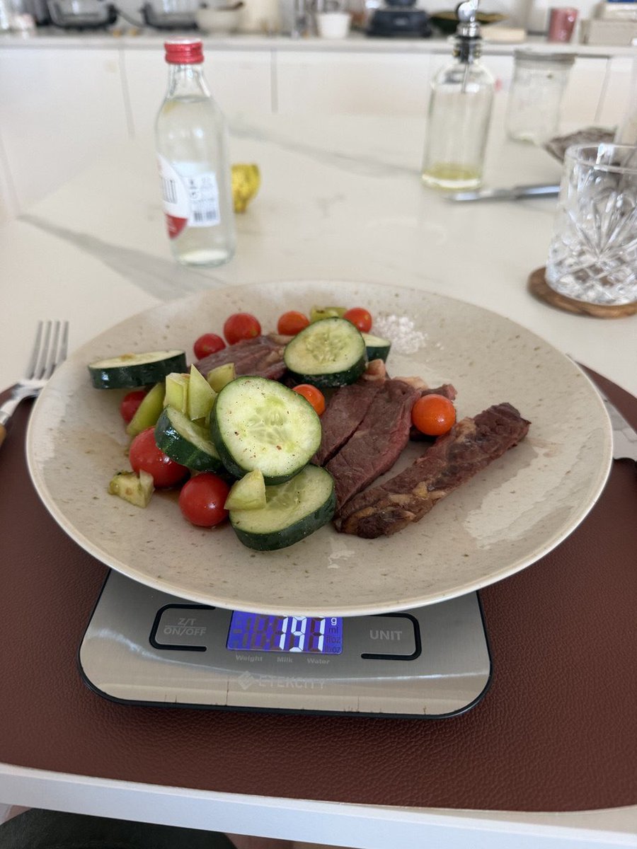 diogomlbernardo's tweet photo. Malta, isto é o que come o tal gajo que está a reclamar da nossa comida. Relaxem. 

Um gajo para quem o Honest Greens é um restaurante de referência ficará feliz com a gastronomia de Canggu, não de Lisboa.

Não é o nosso target e ainda bem. https://t.co/2QTV7eeLXd