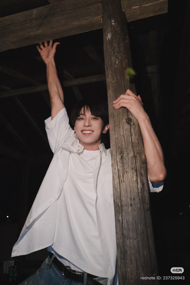 SeekyLiPeienTH's tweet photo. 29.09.69 | 李沛恩 XHS update:

📎 https://t.co/Zj8SyHZZDu

🎸 สวัสดีตอนเย็น~

#หลี่เพ่ยเอิน #李沛恩 #LiPeien #SeekyLi https://t.co/4c5eJqvelk
