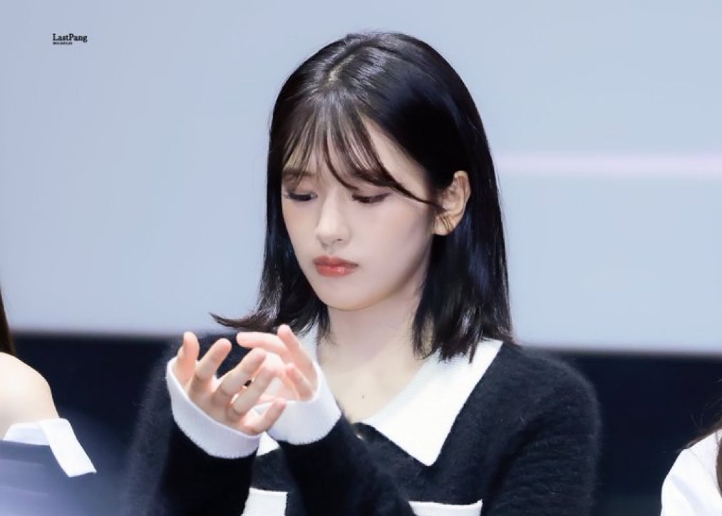 slxt_yujin's tweet photo. ㅈㅈ대결할 소추도태한남들 기어와🖤🤭🤏🤏
잘보이지도 않는년들🤭🖤💢🤏
패배중독뇬들도 오렴🤭💦
#ㅈㅈ대결 #붙여 #좇대결 #허접여왕 #패배중독 https://t.co/NKRGMPqyrG