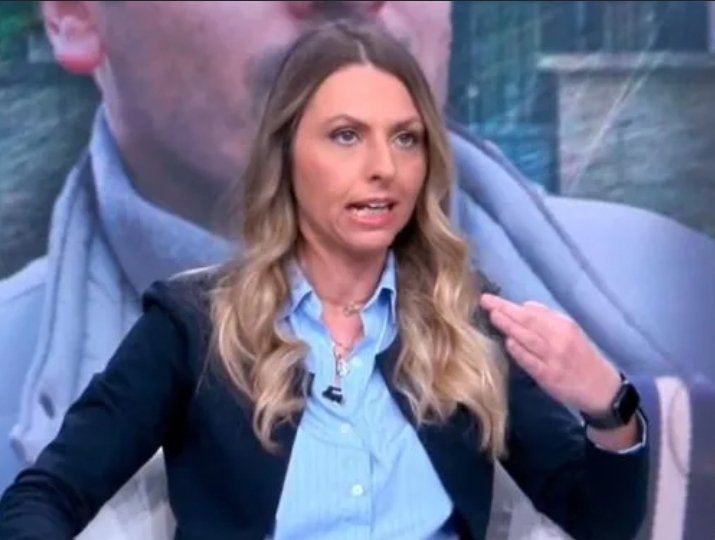 MattiaTina's tweet photo. Stimo e adoro questa fantastica donna e superlativo avvocato. Non è solo la sua straordinaria preparazione a fare la differenza, ma quella sua intelligenza acuta che le fa vedere cose che agli altri sfuggono! 
La adoro!
#Bocellari
#Garlasco https://t.co/5m6kIFFSVf