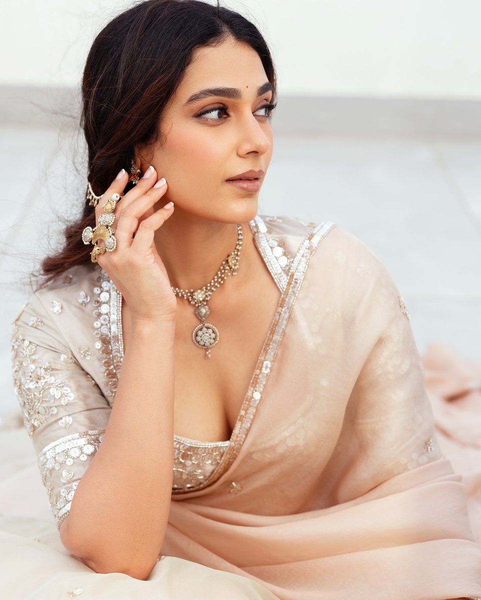tamilcinestars's tweet photo. Good morning tweeps 💖🤩😍😘
#actresshot #actresspics #actressgallery
#AakankshaSingh #aakankshasingh #aakanksha #cinemediastars https://t.co/03yUpAJne5 https://t.co/rzEZkVy8A2