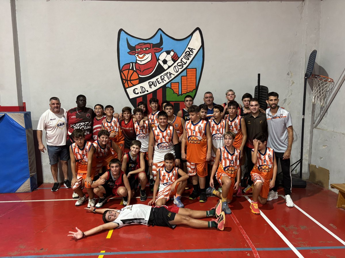 BayoKane's tweet photo. Primer encuentro de la temporada para el infantil masculino 🏀🤩

Un partido que nos ha dejado muchas conclusiones que sacar pero lo que está claro es que estos chicos tienen hambre🐅❤️🖤

@CDJPuertaOscura #SiempreJuntos https://t.co/pnKvsMzu3i