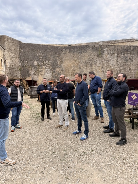 MKEnergies's tweet photo. 🐎 @MKEnergies à l'assaut du Chateau Fort de Sedan 🏰 

📈 « Grandir sans perdre notre âme, innover sans renoncer à nos valeurs, accélérer sans oublier l'humain : telle est l'ambition qui a guidé notre séminaire de rentrée 2026. »...https://t.co/2PMP7qvFHp https://t.co/3PFKgqjOO6