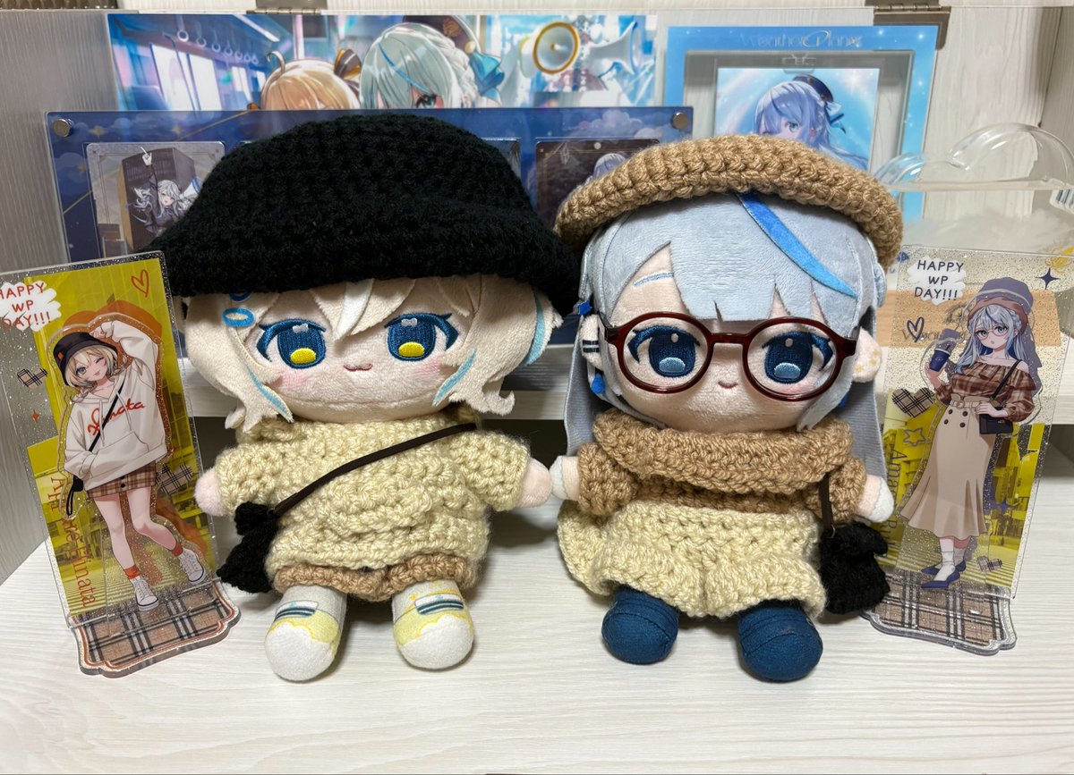 perochandane's tweet photo. ルカさんとひなちゃんの着せ替えぬい用にお出かけ衣装を編んでみたよ〜！🫶💙💛

二人が一日でも早く元気になりますように
焦らずにゆっくり療養してね丶(・ω・｀) ﾖｼﾖｼ
ずっと待ってます！
だいすき🐶♡
#ウェザプラ写真部
#見ていルカ
#あっぱれ配信中 https://t.co/bBLdTgjCm9