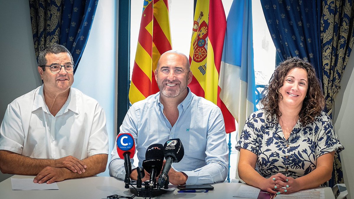 infoCastalla's tweet photo. 🔴🔵👉  #Cultura | Del 13 al 18 de octubre, #Castalla celebra la 9ª Fira de la Fantasia en torno a la obra del escritor Enric Valor. Una semana repleta de literatura fantástica, música, rutas y actividades familiares. 📚

📸© https://t.co/e3sRBUEpoz ® 🔵 Ver, oír y comunicar https://t.co/FKcw6d2BWJ
