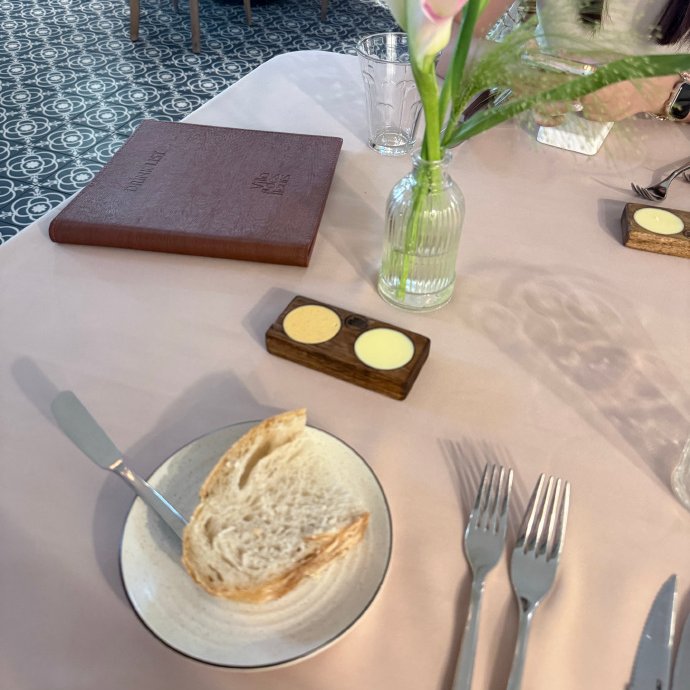 CoralineFrecon's tweet photo. Leaving a great review for this restaurantit was my first time here with friends, and the vibe was amazing. It's a great spot to bring clients to discuss business or partnerships. https://t.co/KrY1mSf2fh