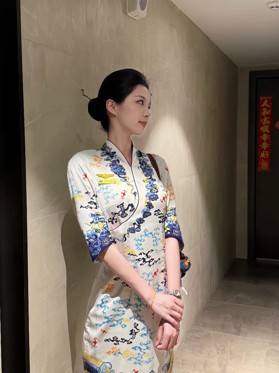 ezweb_koki's tweet photo. 本人90后，海航打工人，潜水挺久了，最近想出来认识一些有趣的朋友。 平时会拍一点生活向的vlog，聊天也比较放松，不喜欢太端着。人生短暂，希望能遇���聊得来、氛围自然的人。文明交友，欢迎先打招呼的朋友。 https://t.co/IoJZeCuNzL
