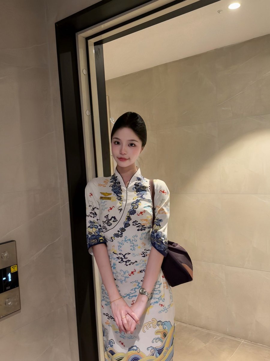 ezweb_koki's tweet photo. 本人90后，海航打工人，潜水挺久了，最近想出来认识一些有趣的朋友。 平时会拍一点生活向的vlog，聊天也比较放松，不喜欢太端着。人生短暂，希望能遇���聊得来、氛围自然的人。文明交友，欢迎先打招呼的朋友。 https://t.co/IoJZeCuNzL