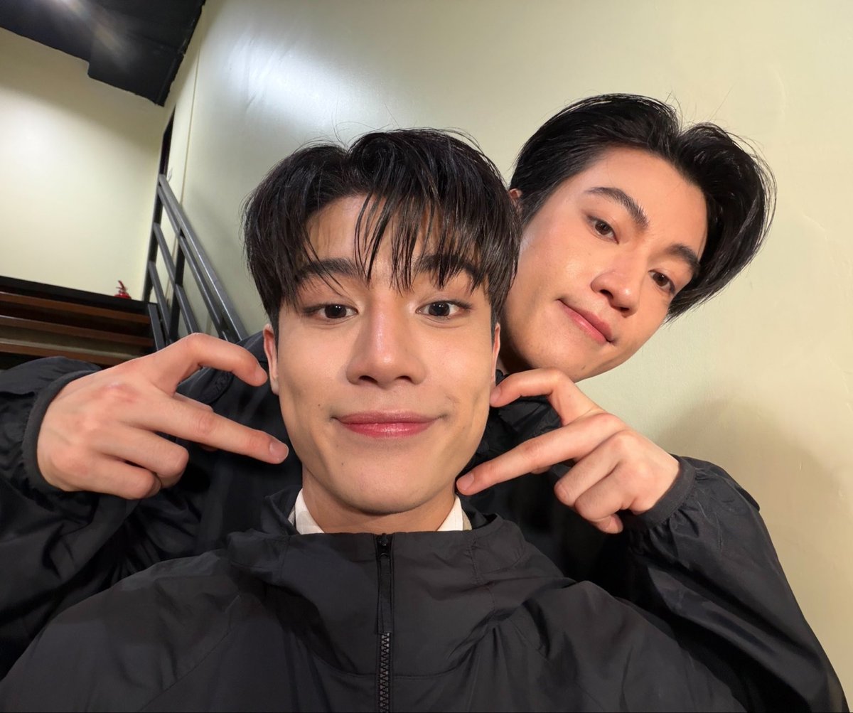 Jaejinniez's tweet photo. ครบองค์ประ���ุม น้าบอยเปิดกล้องได้เลยค่ะ !

🎬🎥👀

#หนึ่งสองสามสี่ห้าหกเจ็ดแปด
#แจมฟิล์ม #เพิร์ลพีค
#ต้าห์อู๋ออฟโรด #อินองศา https://t.co/xlSjqgSgwt